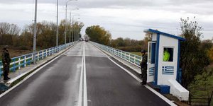 Συνοριακή διάβαση (Φωτογραφία αρχείου: EUROKINISSI/ ΤΑΤΙΑΝΑ ΜΠΟΛΑΡΗ)