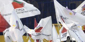 ΣΥΡΙΖΑ: «Οι τρεις πολιτικοί αρχηγοί εξακολουθούν να παίζουν καθυστέρηση» 