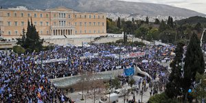 Το συλλαλητήριο της Κυριακής κατά της Συμφωνίας των Πρεσπών -Φωτογραφία: AP Photo/Thanassis Stavrakis
