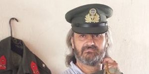 Συνδικαλιστής με στρατιωτική στολή -Ο χιουμοριστικός τρόπος με τον οποίο αντέδρα