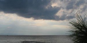 Συννεφιασμένος και βροχερός ο καιρός