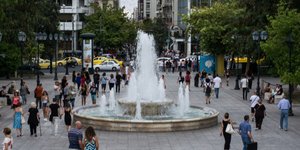 Στιγμιότυπο από την πλατεία Συντάγματος-Φωτογραφία: Eurokinissi/Λυδία Σιώρρη