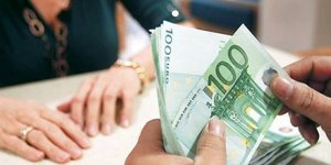 Συνταξιούχοι ετών 50 επιβαρύνουν το σύστημα -Τέλος στις πρόωρες συντάξεις