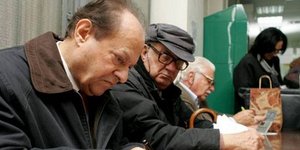 Έρχεται η «προσωρινή σύνταξη» και νοσμοσχέδιο για τις αδρανείς καταθέσεις
