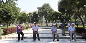 Συνταξιούχοι στη Θεσσαλονίκη/Φωτογραφία: Eurokinissi