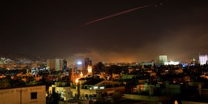 Τι μεταδίδουν τα συριακά μέσα ενημέρωσης για την επίθεση/Φωτογραφία: AP