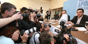 Όλο το... backstage από την παρουσίαση των θέσεων του ΣΥΡΙΖΑ στην Αθηναΐδα