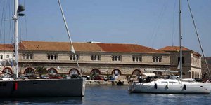 Εκανε διακοπές εξαπατώντας επιχειρηματίες στη Σύρο (Φωτογραφία αρχείου: EUROKINISSI / ΧΑΣΙΑΛΗΣ ΒΑΪΟΣ)