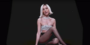 Η Τάμτα στο βίντεο κλιπ «Replay»