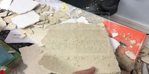 Eπεσε το ταβάνι σε γραφείο εργαζόμενης/ Φωτογραφία: corfutvnews