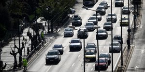 ΙΧ στο κέντρο της Αθήνας / Φωτογραφία: Eurokinissi
