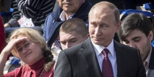 Για «τηλεφωνική τρομοκρατία» κάνει λόγο το Κρεμλίνο/ Φωτογραφία: Yuri Kadobnov/AP