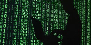 Τεράστιες διαστάσεις παίρνει το σκάνδαλο παρακολουθήσεων στις ΗΠΑ – 56.000 mail