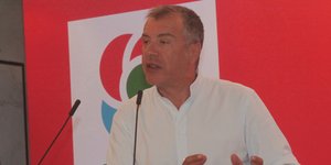 Ο Σταύρος Θεοδωράκης στο βήμα της Κεντρικής Επιτροπής του Κινήματος Αλλαγής/Φωτογραφία: Eurokinissi