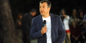 Χυλόπιτα Θεοδωράκη σε Κουβέλη για την Κεντροαριστερά: Δεν θα σώσουμε εμείς τα πα
