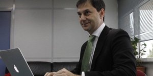 Στα χαρακώματα οικονομολόγοι -Θεοχάρης για την επαγγελματική ταυτότητα λογιστών