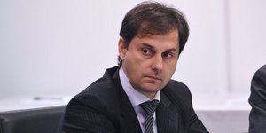 Θεοχάρης: Αν η κυβέρνηση δεν με καλύψει θα μιλήσω