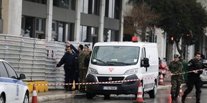 Τελικά το «ύποπτο» αντικείμενο ήταν διαφορικό αυτοκινήτου/ Φωτογραφία: SOOC- Konstantinos Tsakalidis