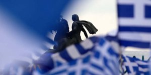 Κατά της χρήσης του όρου «Μακεδονία» το 71