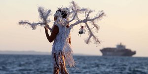 Η νέα παραλία Θεσσαλονίκης έγινε πασαρέλα (Φωτογραφία: MOTION TEAM/ΤΡΥΨΑΝΗ ΦΑΝΗ)