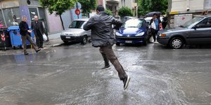 Θεσσαλονίκη: Προβλήματα από την κακοκαιρία στο κέντρο της πόλης -Καθυστερήσεις κ