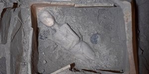 Mαρμάρινο πρωτοκυκλαδικό γυναικείο ειδώλιο