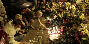 Εικόνες σπαραγμού σε Μαλαισία και Ολλανδία για τα θύματα της μοιραίας πτήσης MH1