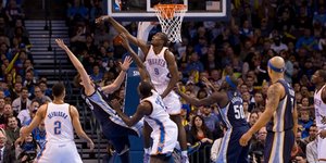 Εύκολη νίκη για Οκλαχόμα - Νεύρα Γουέστμπρουκ με συμπαίκτη του [βίντεο]