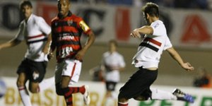 Πανέμορφο γκολ αμυντικού με σουτ έξω από την περιοχή [βίντεο]