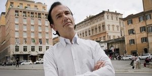 Ο μεγαλύτερος ψεύτης του ίντερνετ και των ΜΜΕ -Πώς έχει καταφέρει να ξεγελάσει ό