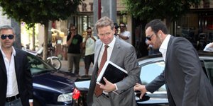 Πιο νωρίς οι περικοπές για να προλάβουμε νέα μέτρα για το 2012