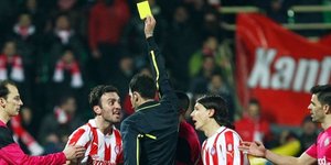 «Χαμός» στη φυσούνα μετά το τέλος του αγώνα Ξάνθη-Ολυμπιακός [βίντεο]