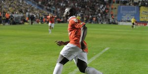 Αποβλήθηκε επειδή έκανε χειρονομία στους οπαδούς να σωπάσουν [βίντεο]