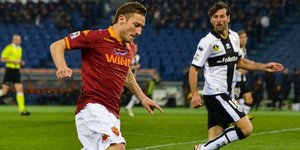 Εκπληκτική πάσα του Τότι με τακουνάκι [βίντεο]