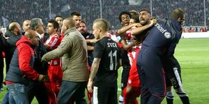 Ποδοσφαιριστής Ολυμπιακού:Γονάτισα από τον πόνο