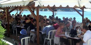 Το καλοκαίρι στα νησιά οι 3 στους 10 δούλευαν ανασφάλιστοι