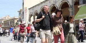 Ηλεκτροσόκ στον τουρισμό από την πολιτική αστάθεια