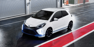Toyota Yaris Hybrid R