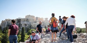 Τουρίστες στην Ακρόπολη/Φωτογραφία: Eurokinissi