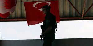 Ισόβια στους 9 κατηγορούμενους για τη βομβιστική επίθεση σε σιδηροδρομικό σταθμό στην Αγκυρα το 2015/ Φωτογραφία AP images