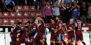 Εντυπωσιακό γκολ μέσου με μακρινή εκτέλεση φάουλ [βίντεο]