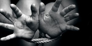 To trafficking ανθεί ακόμη στην Ελλάδα: «Κίτρινες κάρτες» και μερικοί έπαινοι απ