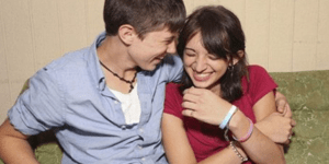 Ζευγάρι τρανσέξουαλ εφήβων γνωρίστηκαν στην κλινική αλλαγής φύλου [εικόνες]