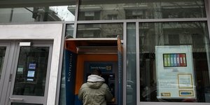 Ταξιδιωτική οδηγία σε Βρετανούς υπηκόους για τις κυπριακές τράπεζες
