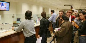 Η Εφορία κυνήγα τεκμήρια -Από τραπεζικούς λογαριασμούς μέχρι μαθήματα γιόγκα και