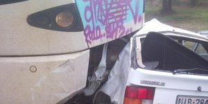 Σφοδρή σύγκρουση τρένου με Ι.Χ. στη Φθιώτιδα [εικόνες] 