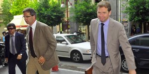 «Μία γροθιά» κατά της Τρόικα