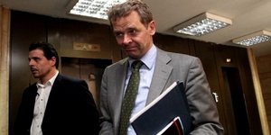 Θρίλερ με 13ο και 14ο μισθό στον ιδιωτικό τομέα