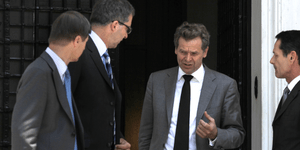 Τρόικα προς Στουρνάρα: Στο Eurogroup δεν θα περάσεις καλά...