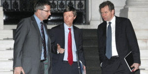 Στη «θηλιά» της Τρόικα η Ελλάδα για την εκταμίευση των επόμενων δόσεων